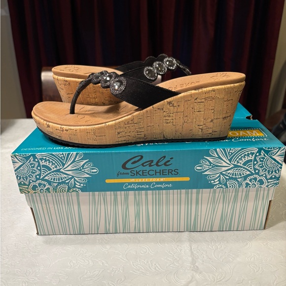 Skechers Cali Beverlee Bizzy Babe - Picture 1 of 5